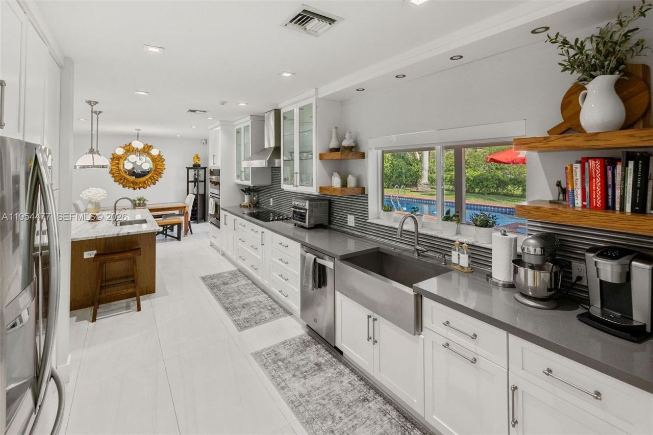 7980 SW 108th St , Miami, FL 33156 Photo