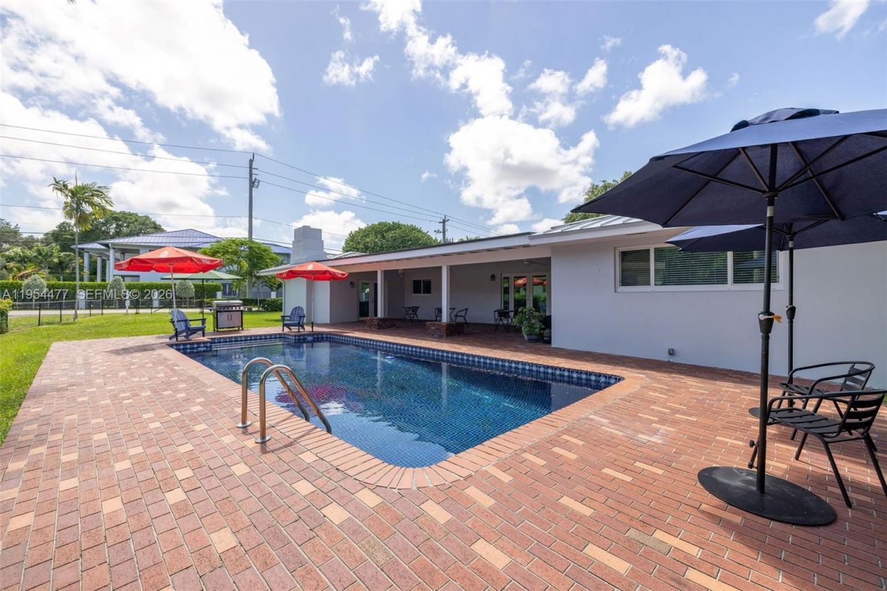 7980 SW 108th St , Miami, FL 33156 Photo