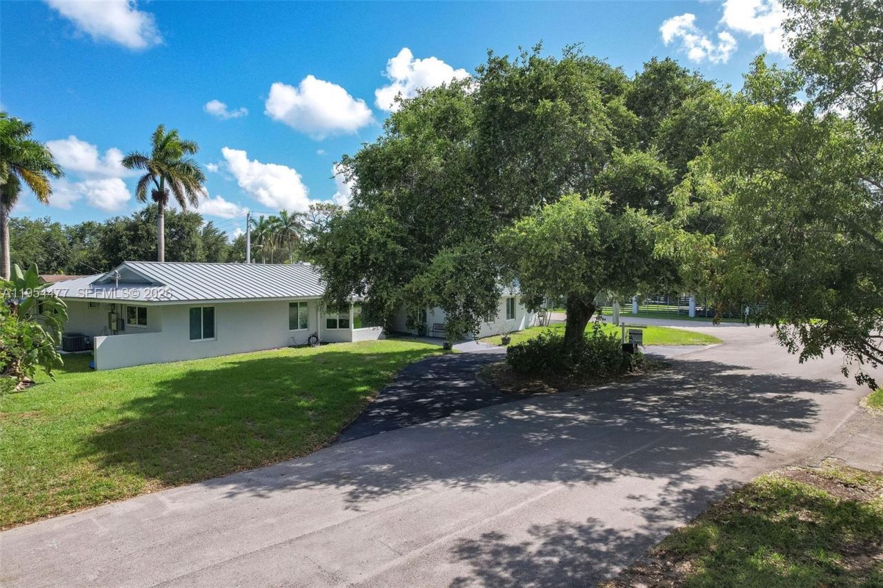 7980 SW 108th St , Miami, FL 33156 Photo