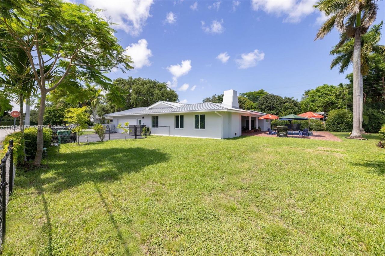 7980 SW 108th St , Miami, FL 33156 Photo