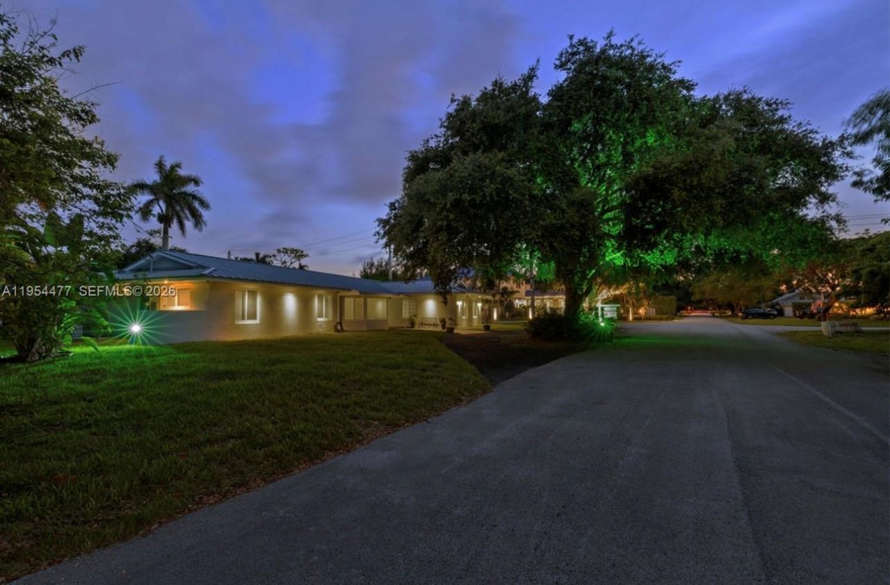 7980 SW 108th St , Miami, FL 33156 Photo