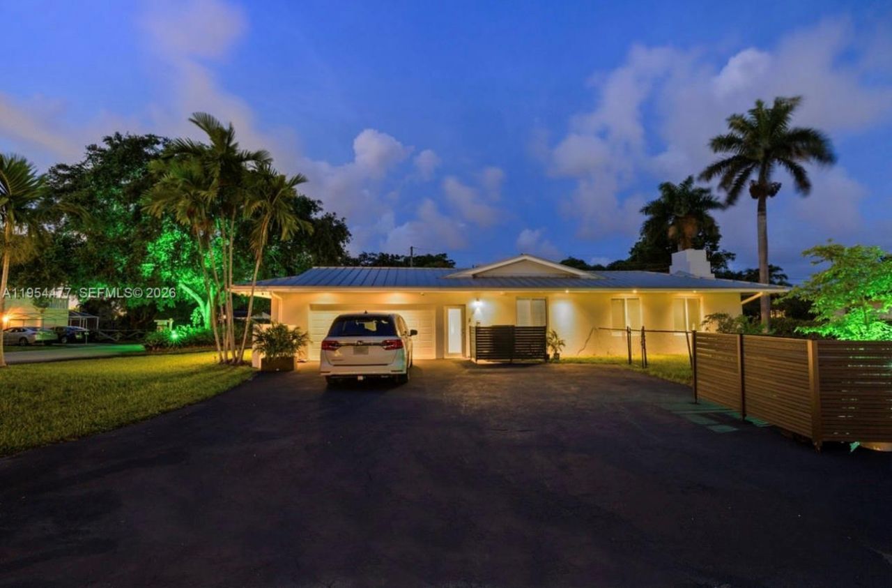 7980 SW 108th St , Miami, FL 33156 Photo