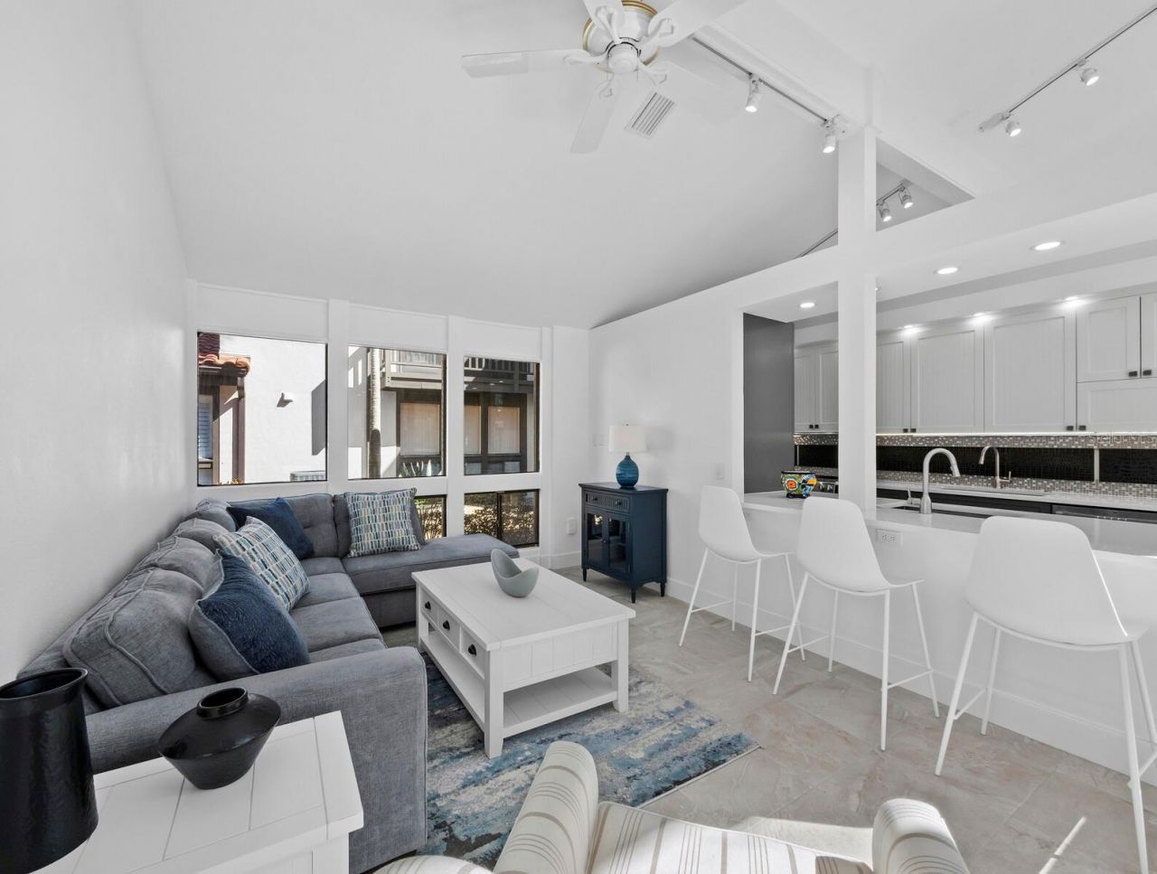 800 S Blvd Of The Presidents, Unit 19, Sarasota, FL 34236 Photo