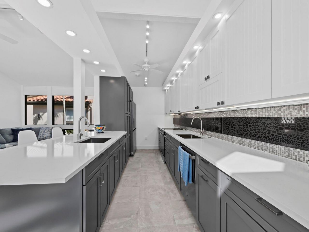 800 S Blvd Of The Presidents, Unit 19, Sarasota, FL 34236 Photo