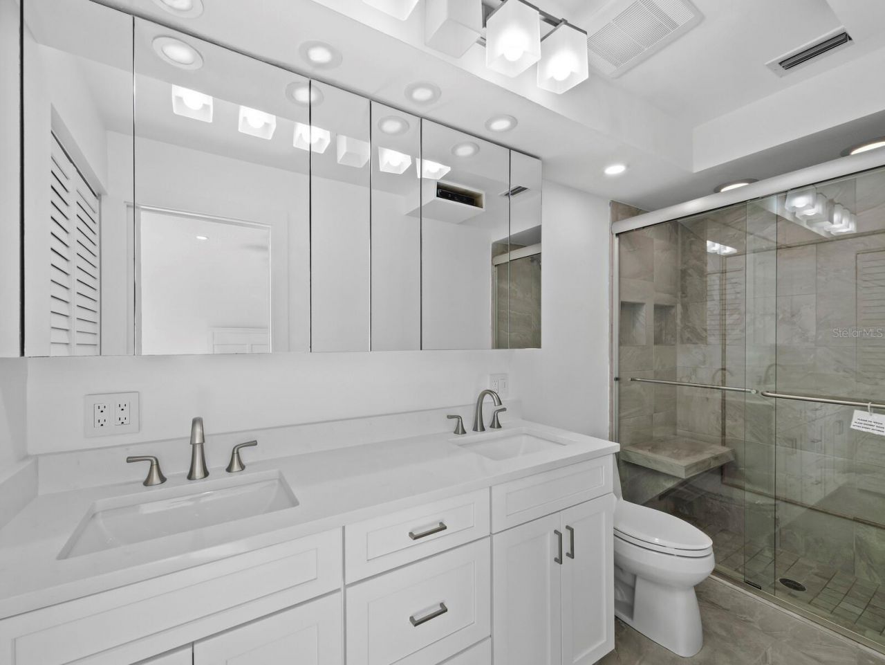 800 S Blvd Of The Presidents, Unit 19, Sarasota, FL 34236 Photo