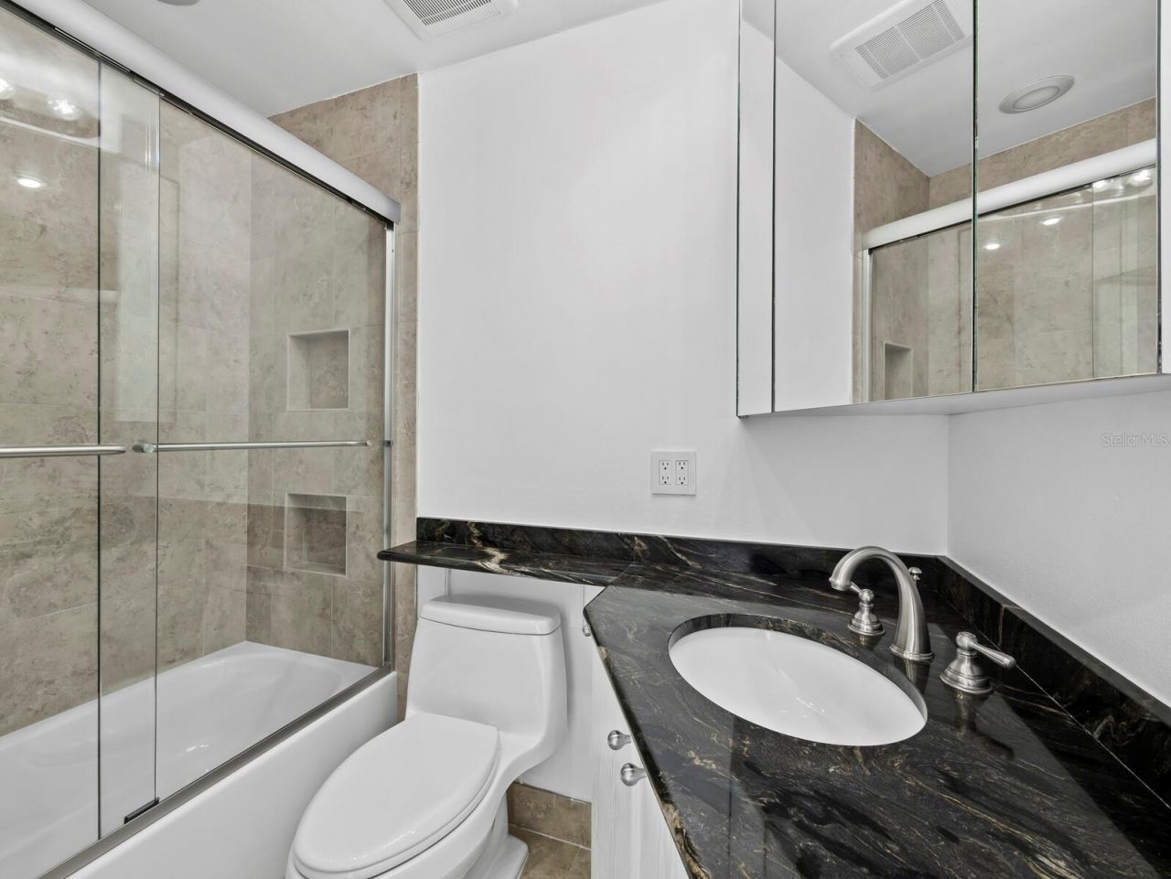 800 S Blvd Of The Presidents, Unit 19, Sarasota, FL 34236 Photo