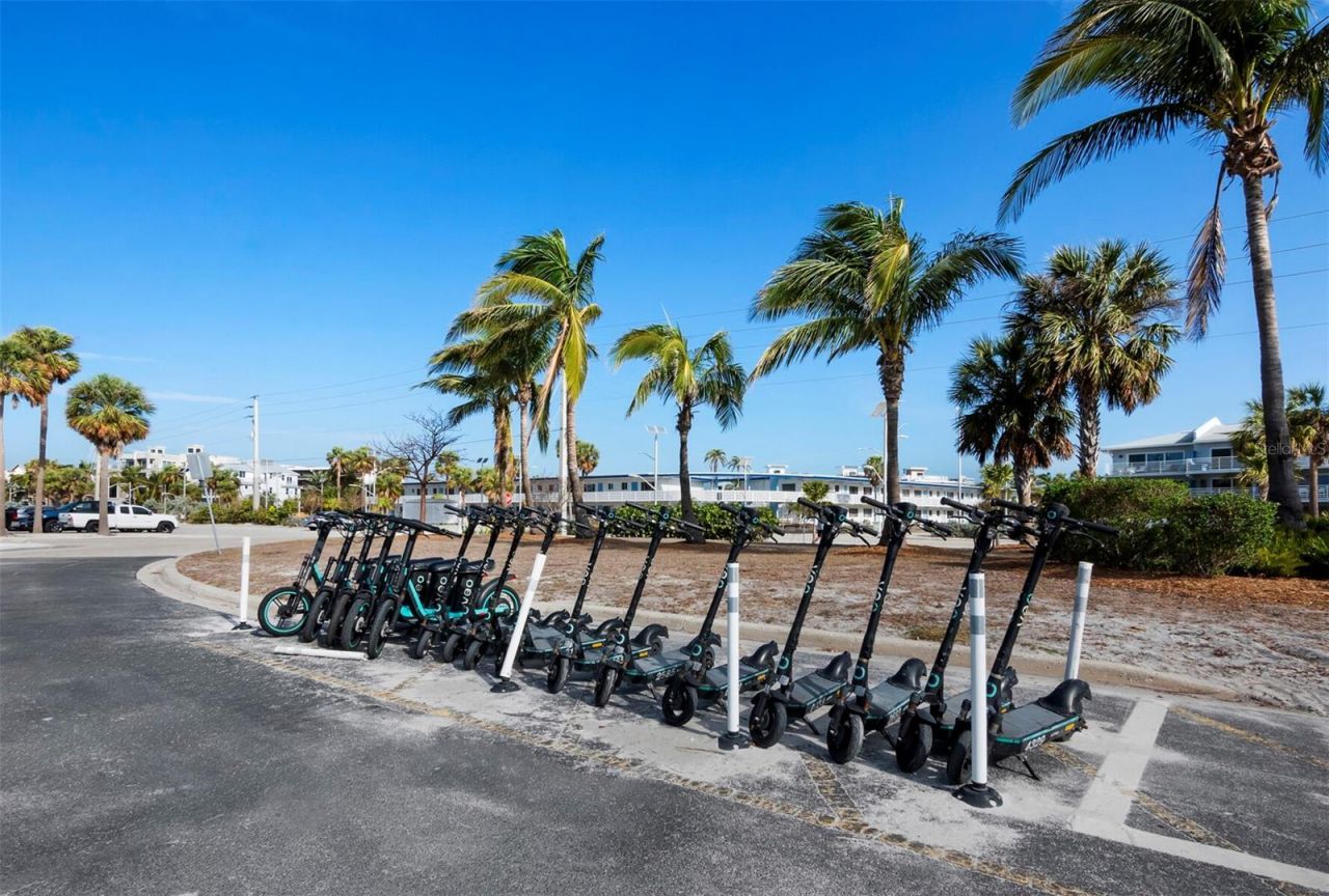 800 S Blvd Of The Presidents, Unit 19, Sarasota, FL 34236 Photo