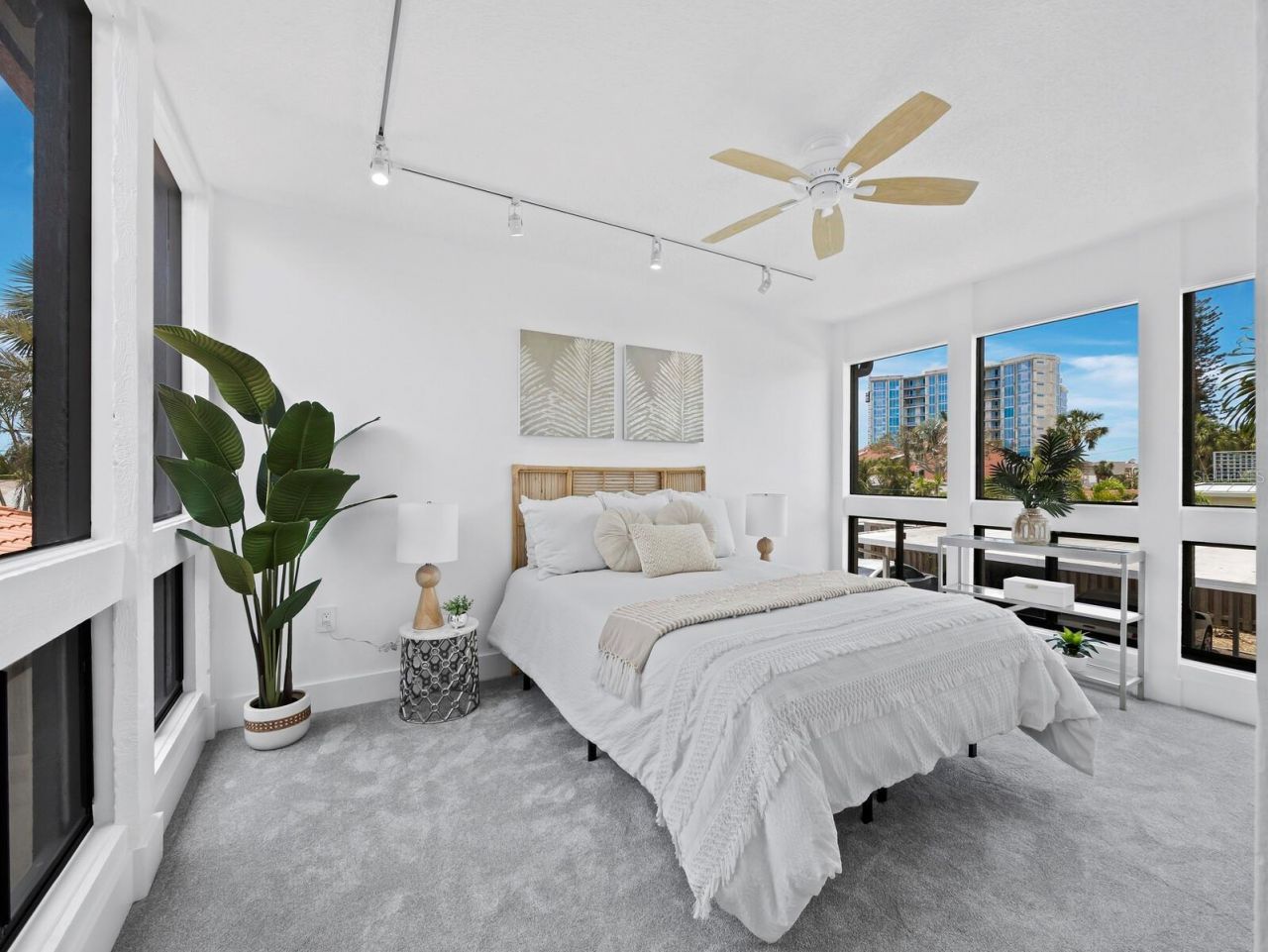 800 S Blvd Of The Presidents, Unit 19, Sarasota, FL 34236 Photo