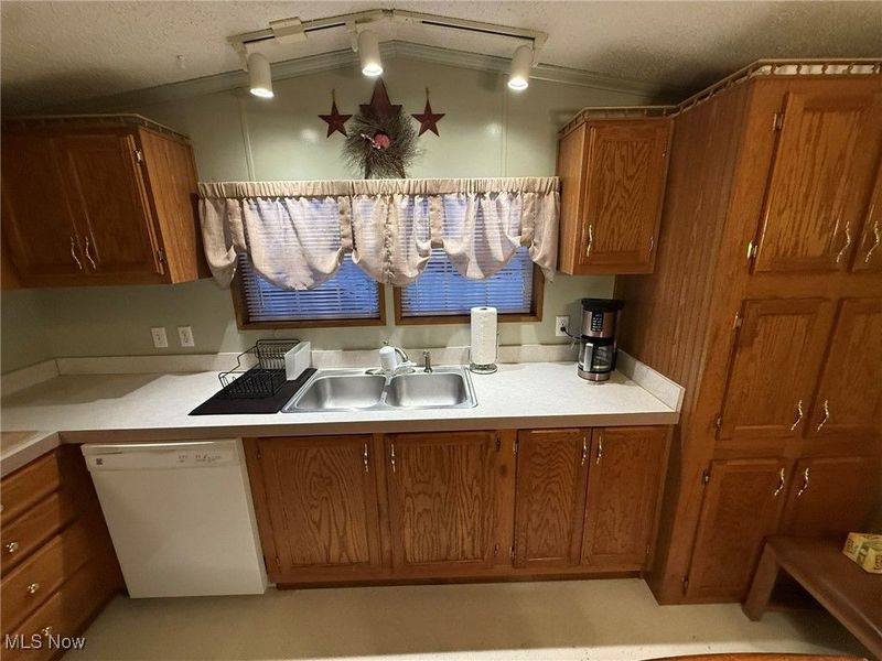 608 Patricia Avenue NW, New Philadelphia, OH 44663 Photo 6