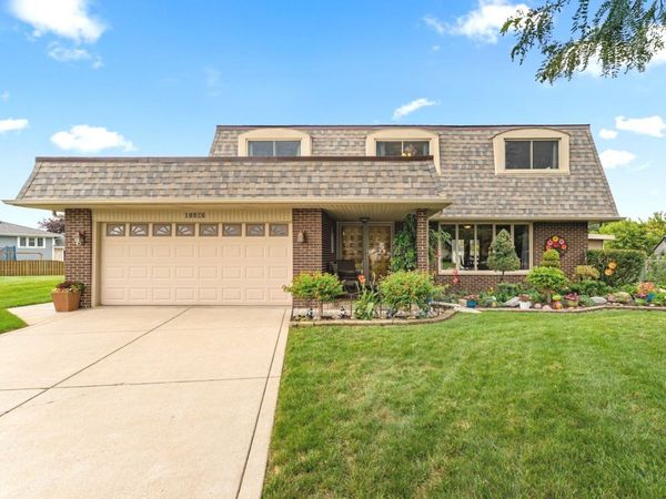 10926 Circle Court, Palos Hills, IL 60465