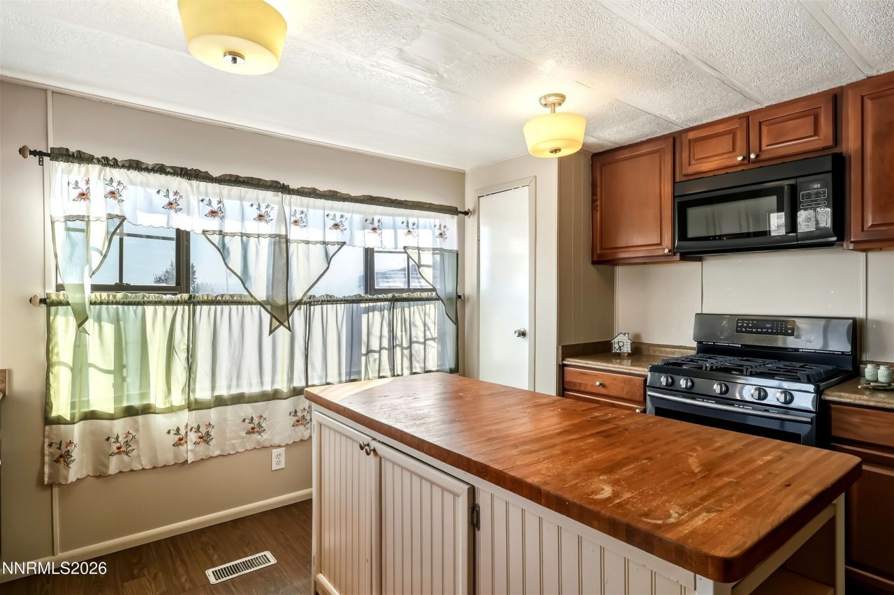 135 Staci Way, Sun Valley, NV 89433 Photo