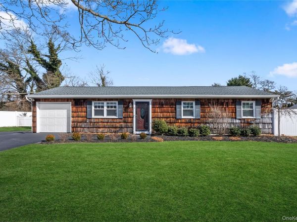 9 Golf Course Road, Bellport, NY 11713