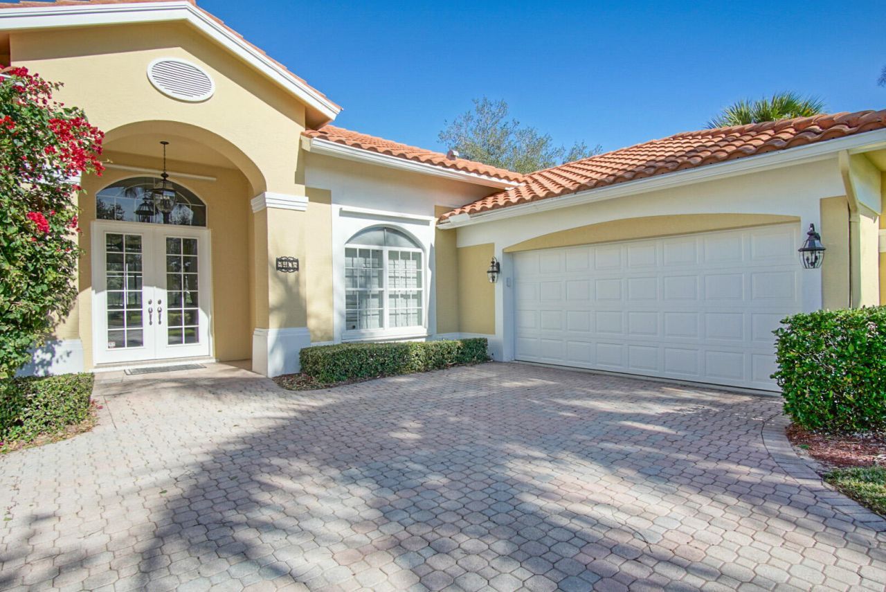 9406 Meadowood Drive, Fort Pierce, FL 34951 Photo