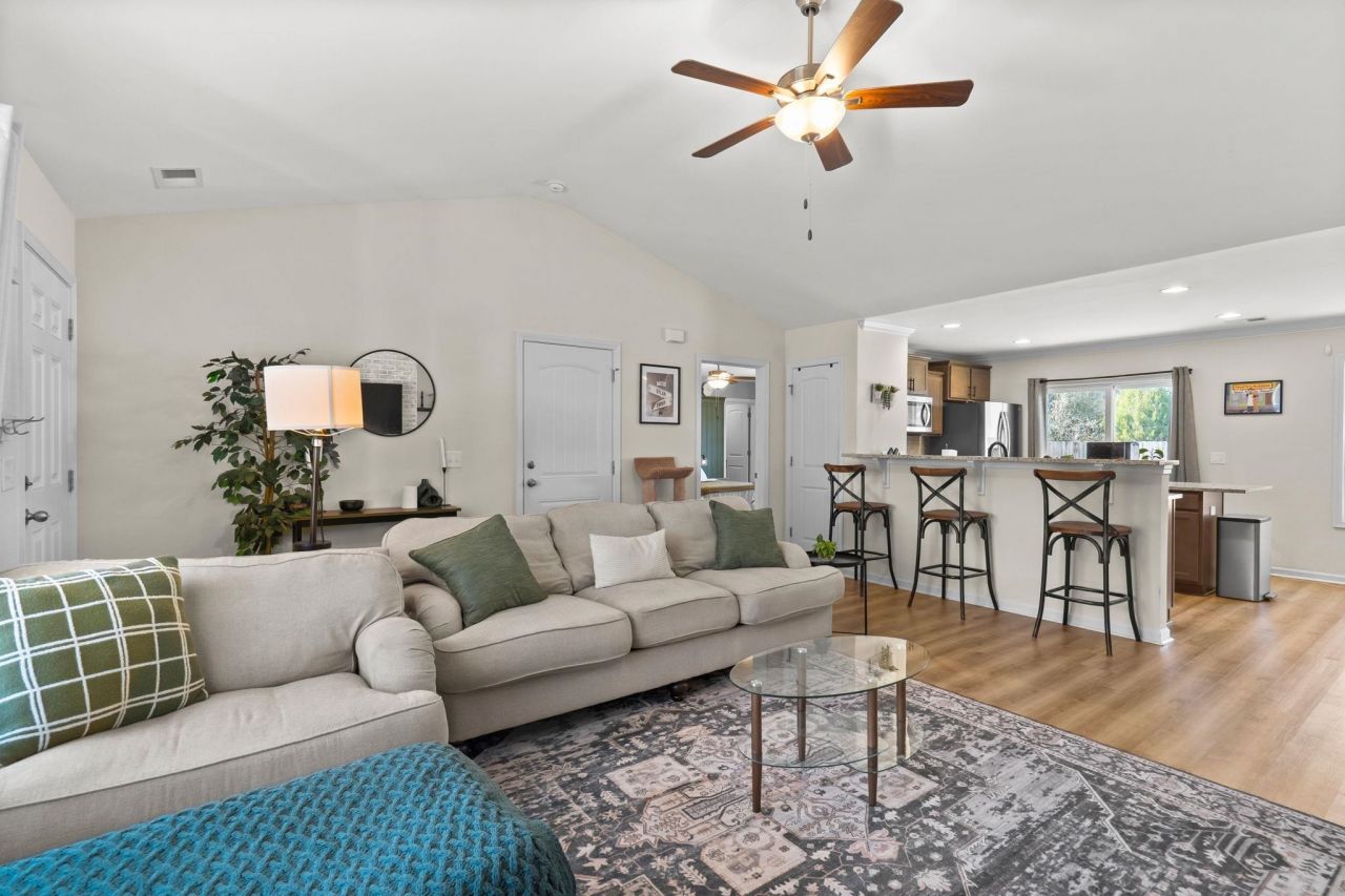 116 Kingston Bluff Dr. Photo 4