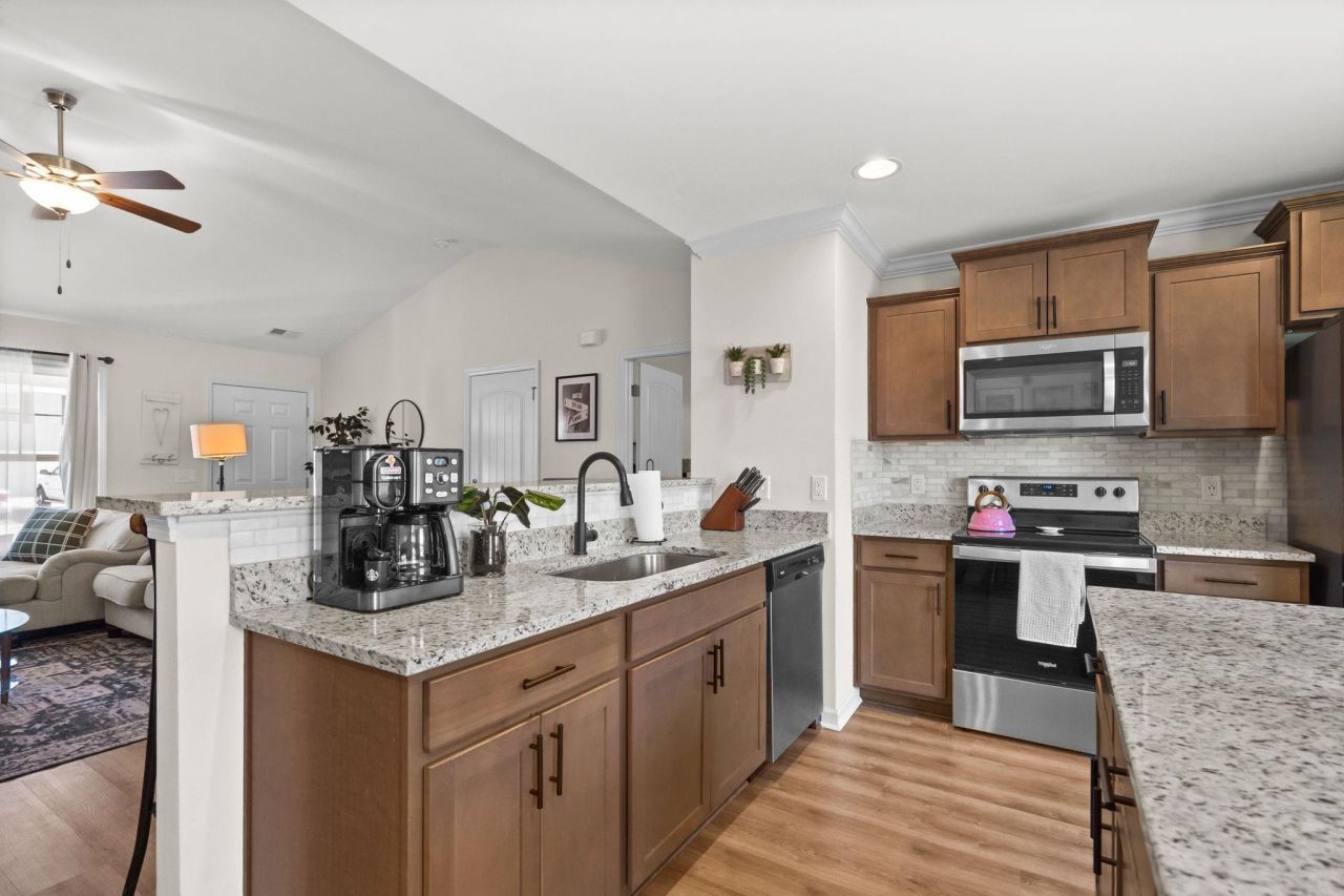 116 Kingston Bluff Dr. Photo 6