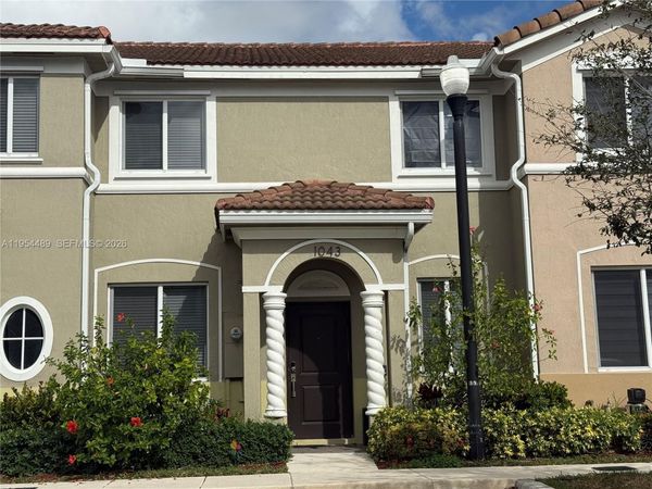 1043 SE 24th Ave, Homestead, FL 33035