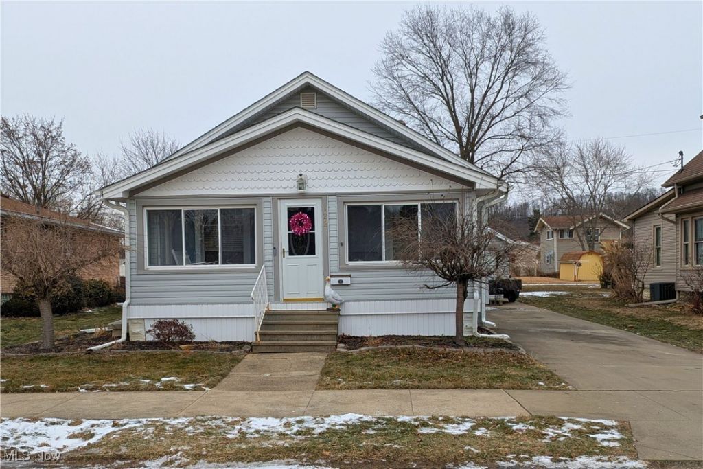 122 13th Street Ne, New Philadelphia, OH 44663 Main Photo