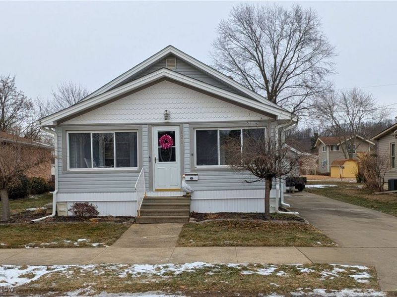 122 13th Street NE, New Philadelphia, OH 44663 Photo 1