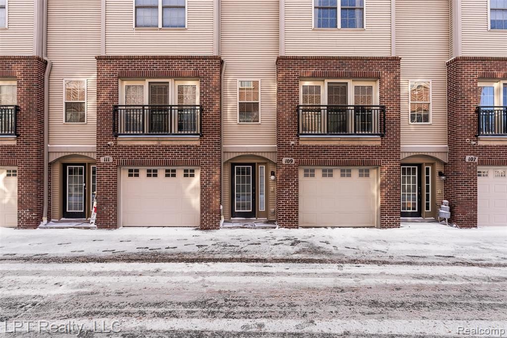 109 S 2nd Street, Brighton, MI 48116 Main Photo