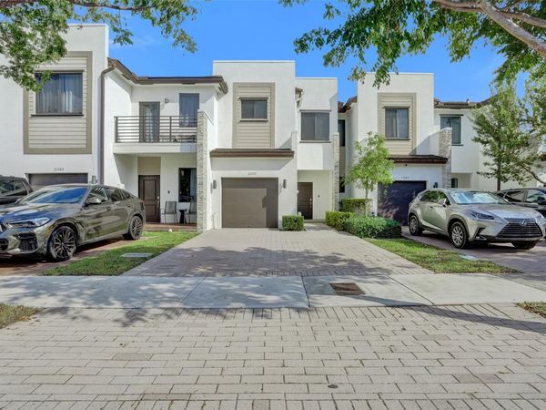 21357 NE 2nd Ct, Miami, FL 33179