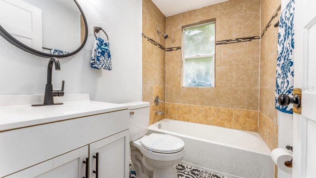912 E Carolina Ave, Deland, FL 32724 Photo