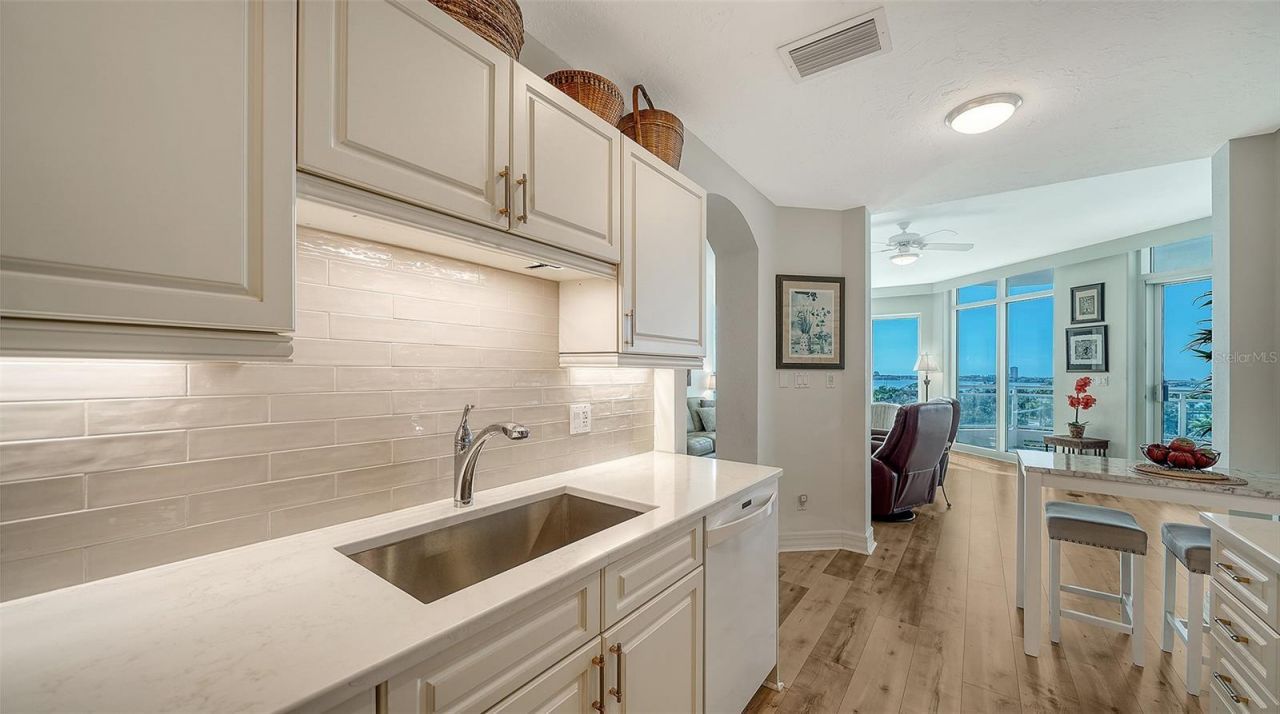 340 S Palm Avenue, Unit 44, Sarasota, FL 34236 Photo