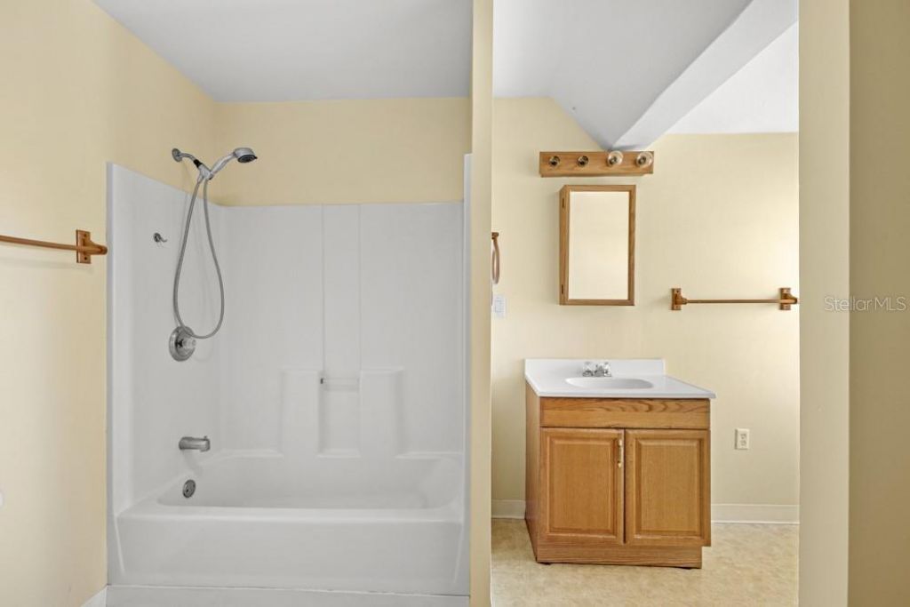 19621 Lake Lincoln Lane, Eustis, FL 32736 Photo