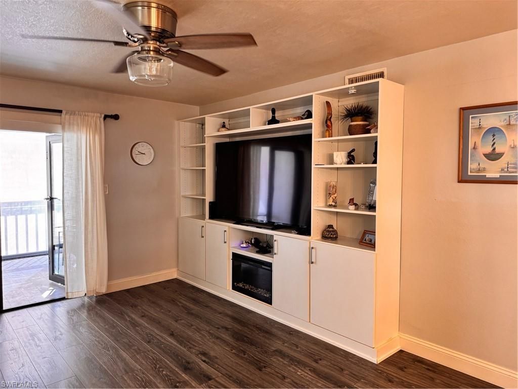 2121 Collier Ave, Unit 220, Fort Myers, FL 33901 Photo