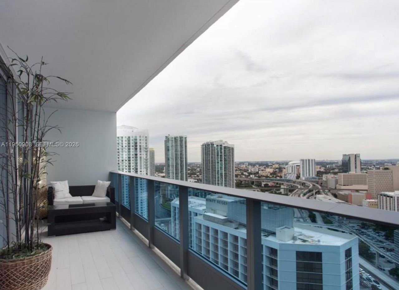 200 Biscayne Boulevard Way, Unit 3209, Miami, FL 33131 Photo