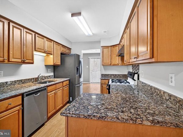 70 HAMPSHIRE DRIVE, PLAINSBORO, NJ 08536