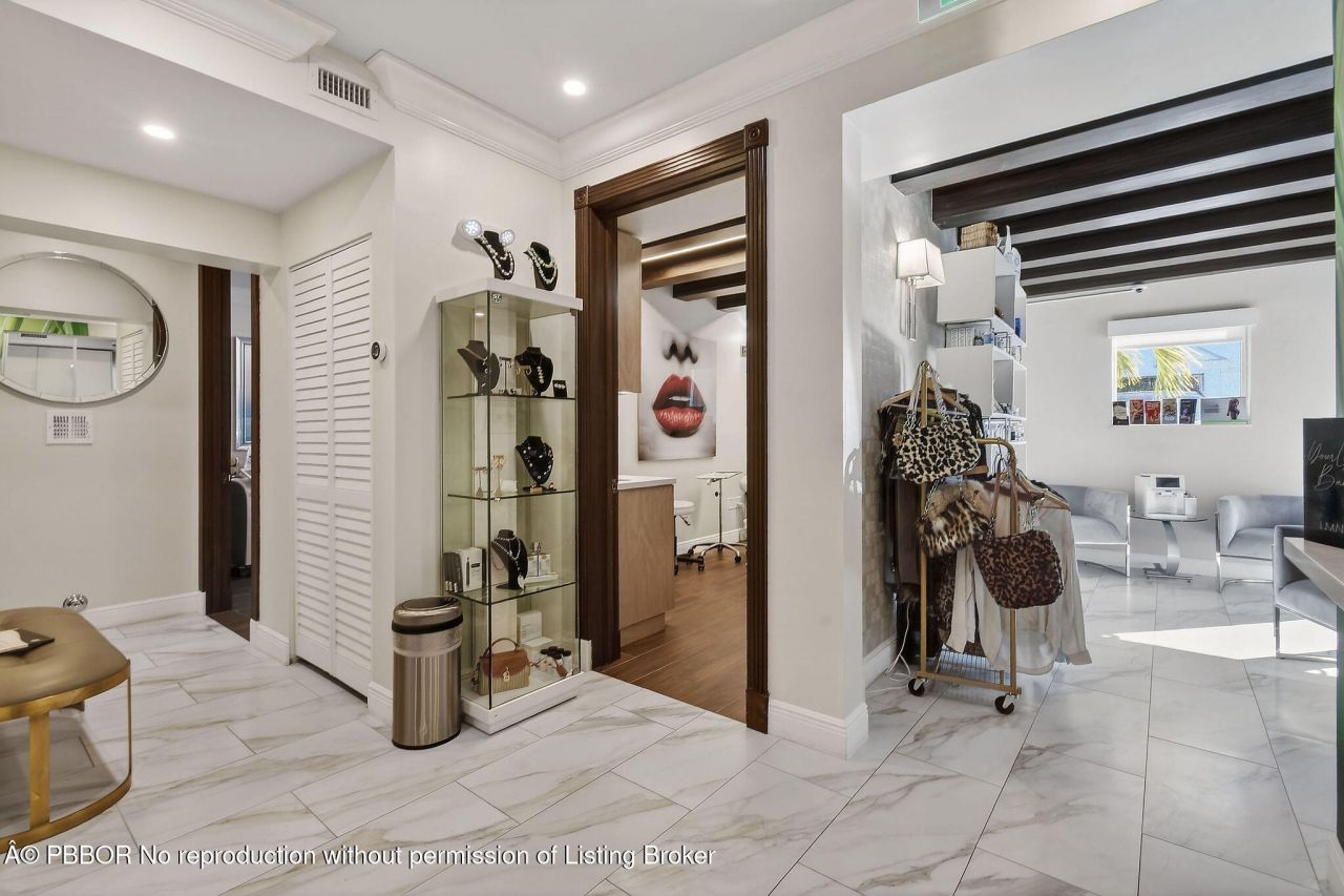 249 Peruvian Avenue, Unit 1811, Palm Beach, FL 33480 Photo