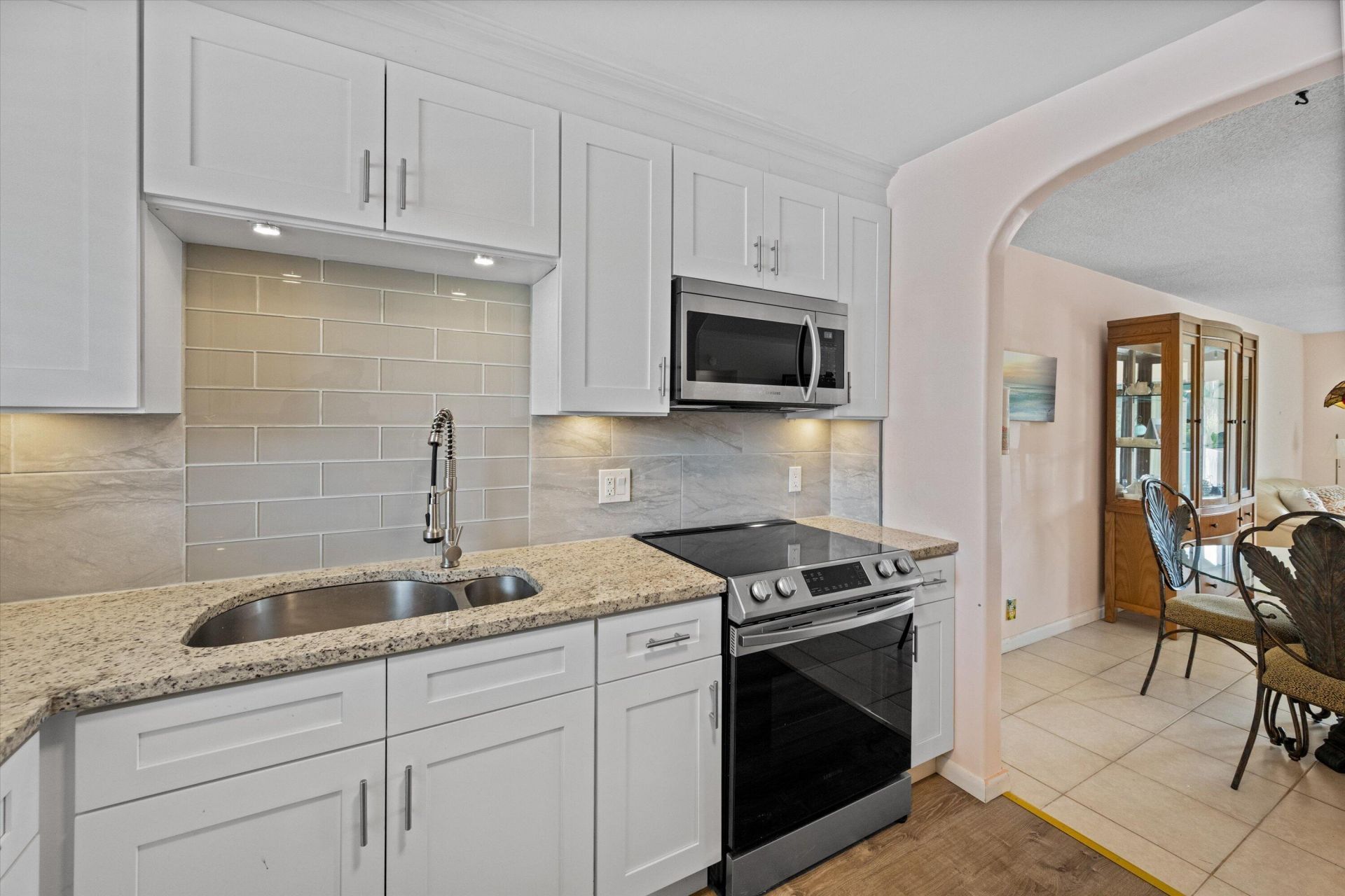 421 S Lakeside Drive, Unit 10, Lake Worth Beach, FL 33460 Photo