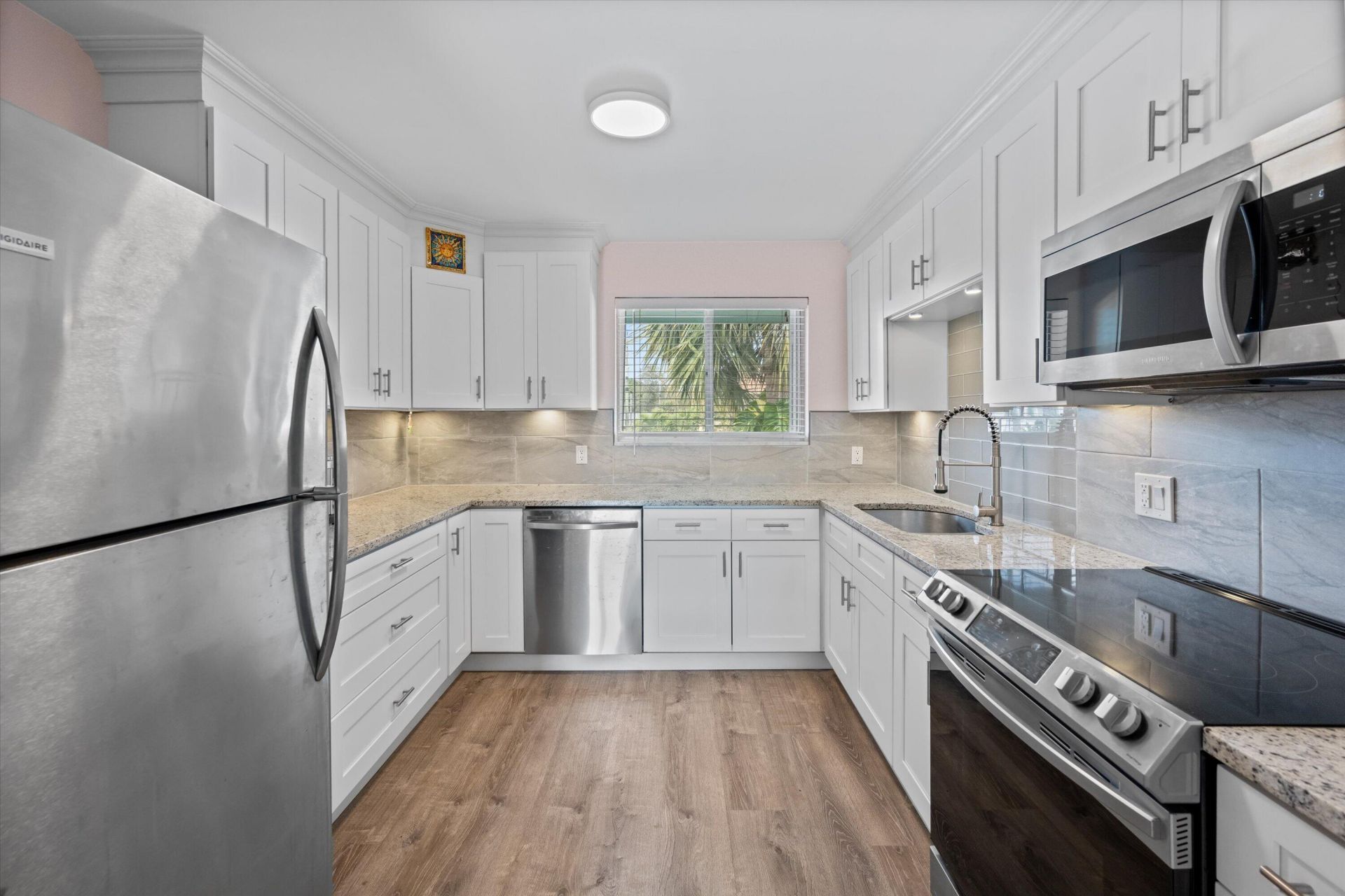 421 S Lakeside Drive, Unit 10, Lake Worth Beach, FL 33460 Photo