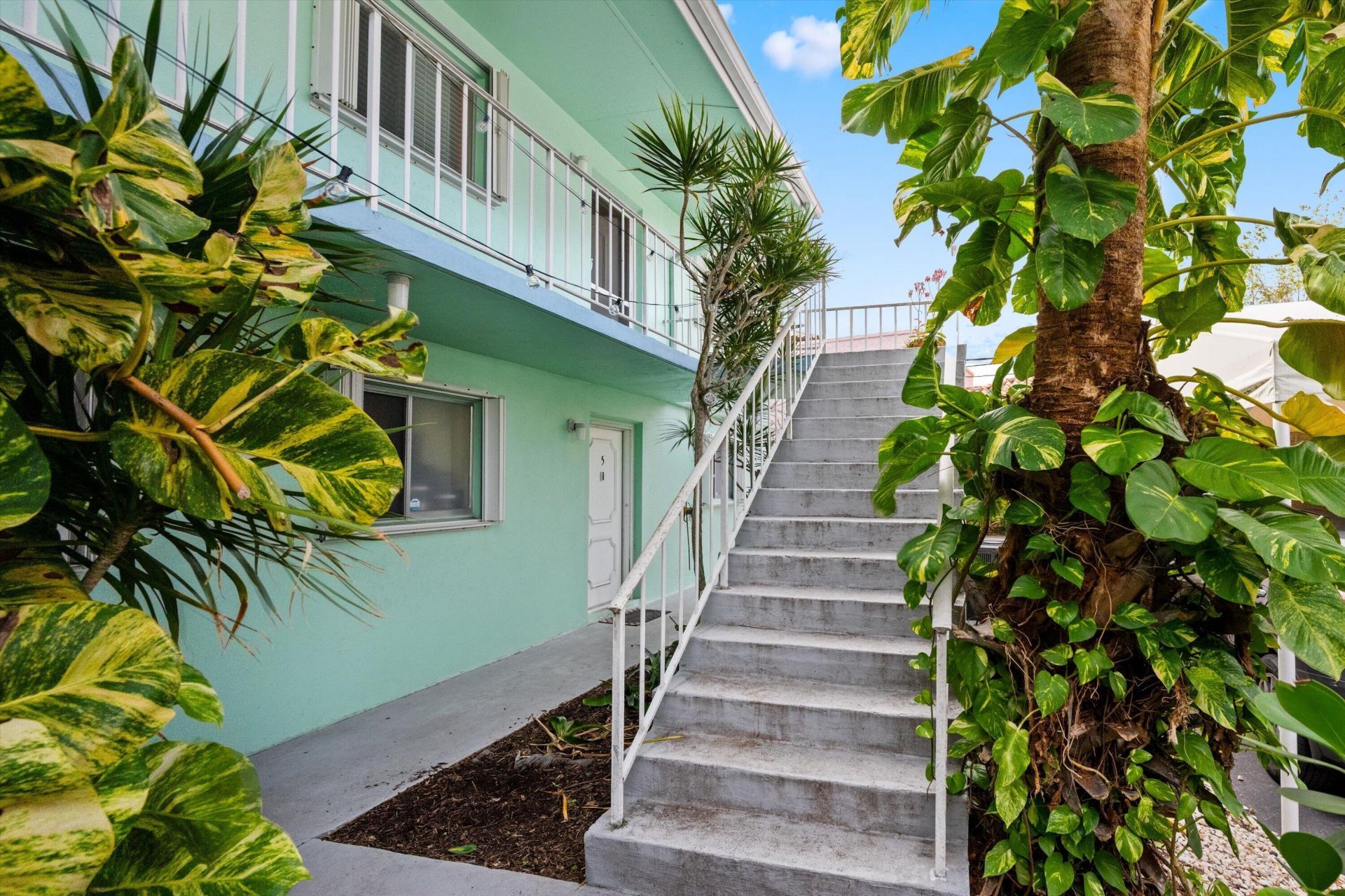 421 S Lakeside Drive, Unit 10, Lake Worth Beach, FL 33460 Photo