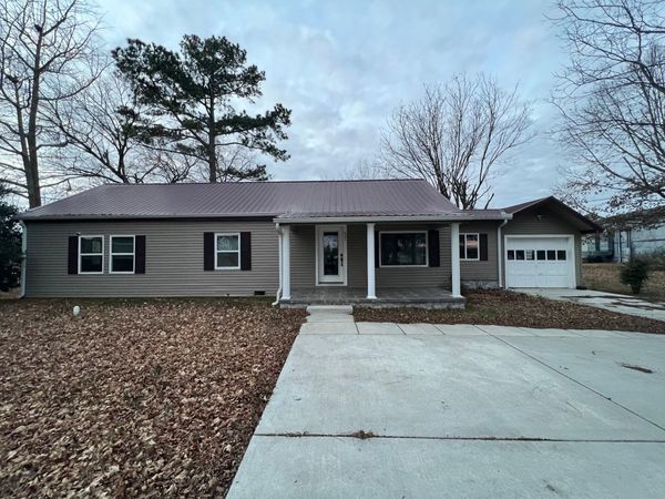 631 W Maple St , Morrison, TN 37357