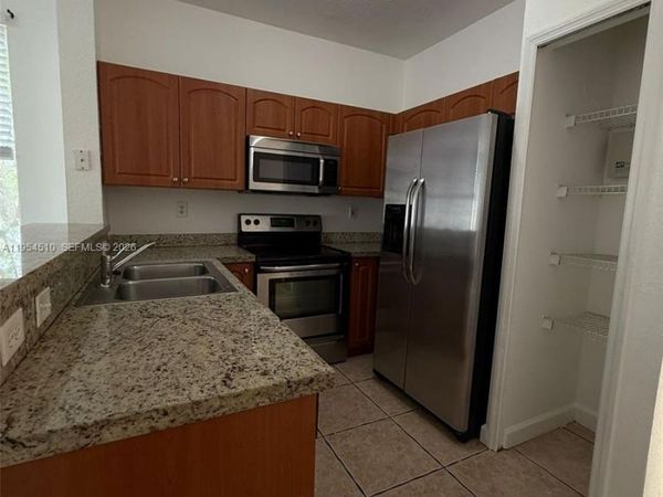 17640 NW 73rd Ave, Unit 200-19, Hialeah, FL 33015