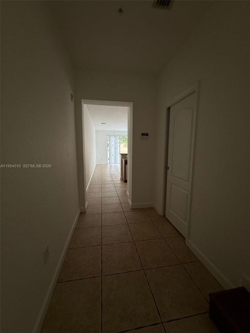 17640 NW 73rd Ave, Unit 200-19, Hialeah, FL 33015 Photo