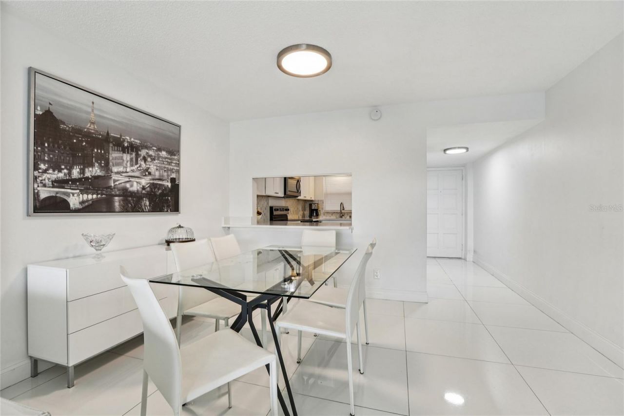 1100 N Shore Drive Ne, Unit 304, Saint Petersburg, FL 33701 Photo