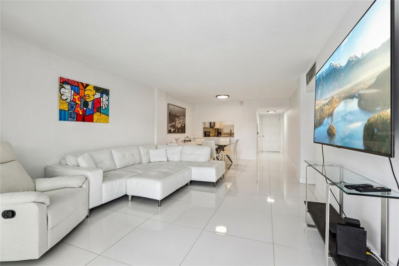 1100 N Shore Drive Ne, Unit 304, Saint Petersburg, FL 33701 Photo