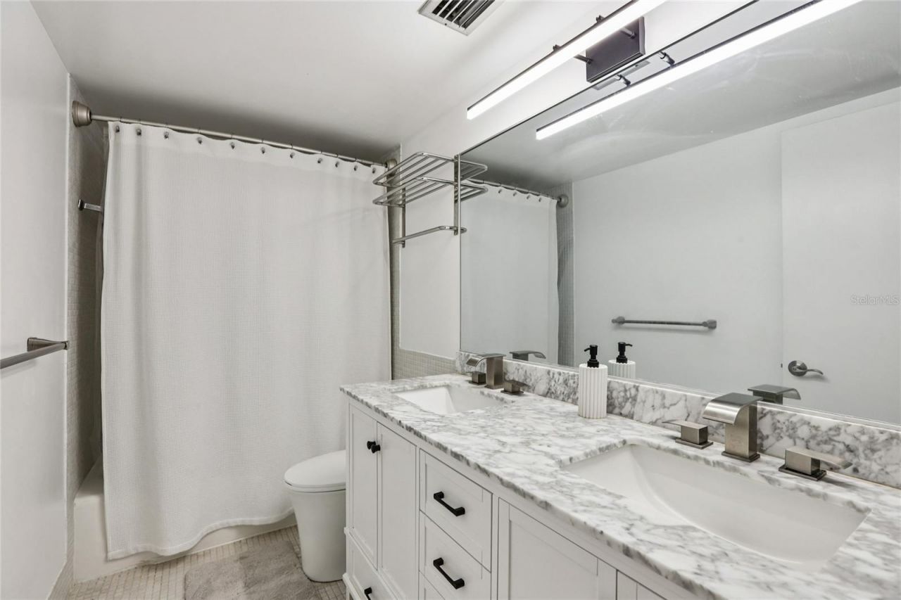 1100 N Shore Drive Ne, Unit 304, Saint Petersburg, FL 33701 Photo