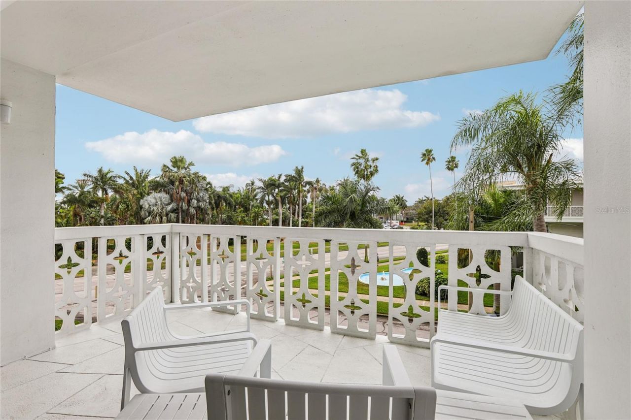 1100 N Shore Drive Ne, Unit 304, Saint Petersburg, FL 33701 Photo