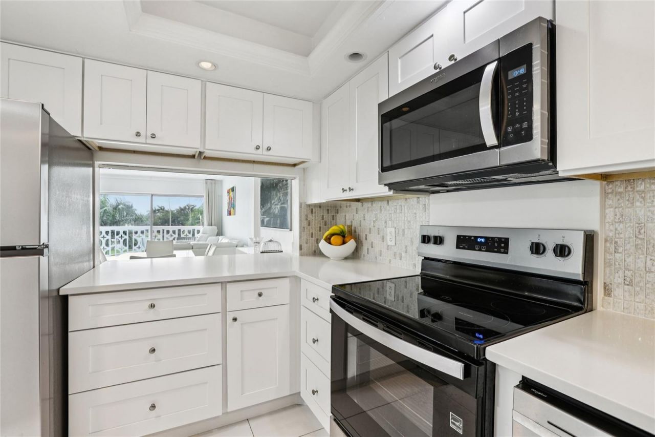 1100 N Shore Drive Ne, Unit 304, Saint Petersburg, FL 33701 Photo