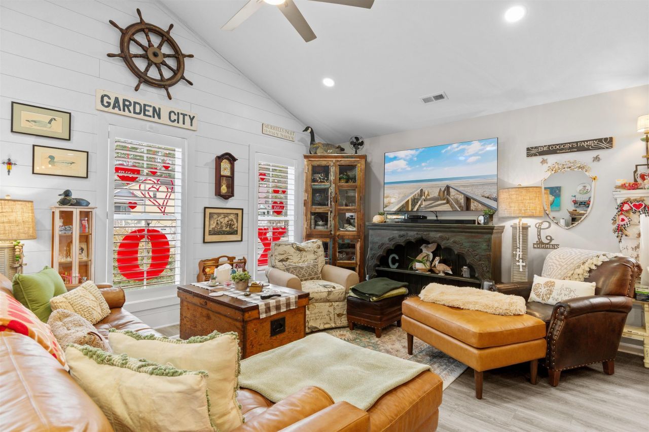 220 Kings Crossing Loop Photo 11