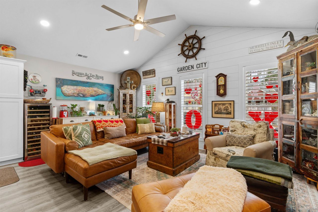 220 Kings Crossing Loop Photo 14