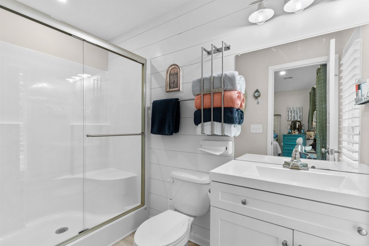 220 Kings Crossing Loop Photo 18