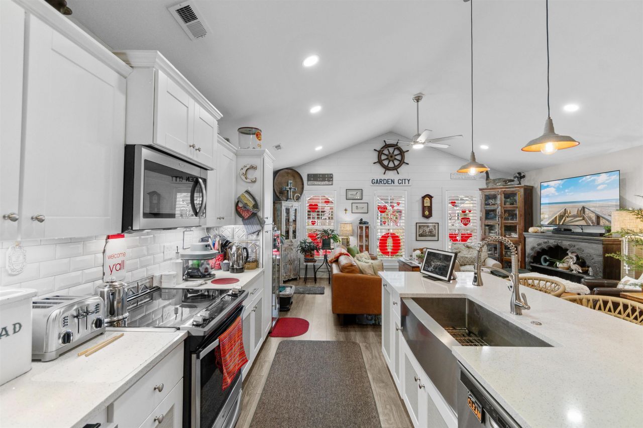 220 Kings Crossing Loop Photo 9