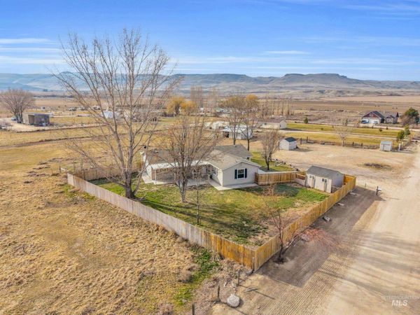 2852 Sagebrush Lane, Homedale, ID 83628