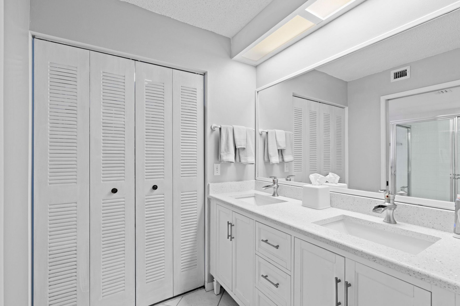 4735 Lucerne Lakes Boulevard, Unit 402, Lake Worth, FL 33467 Photo
