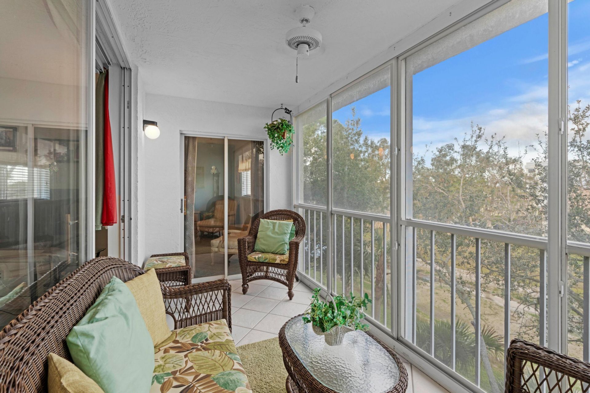 4735 Lucerne Lakes Boulevard, Unit 402, Lake Worth, FL 33467 Photo