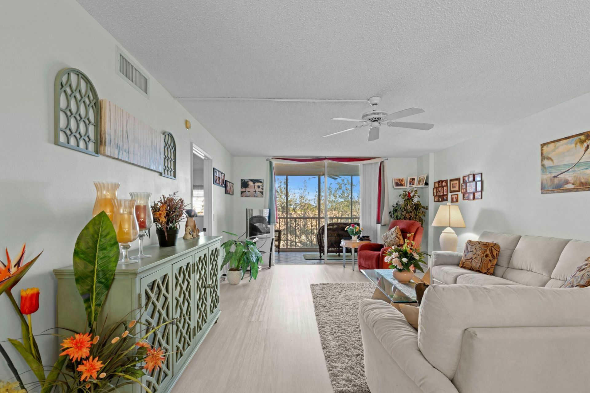 4735 Lucerne Lakes Boulevard, Unit 402, Lake Worth, FL 33467 Photo